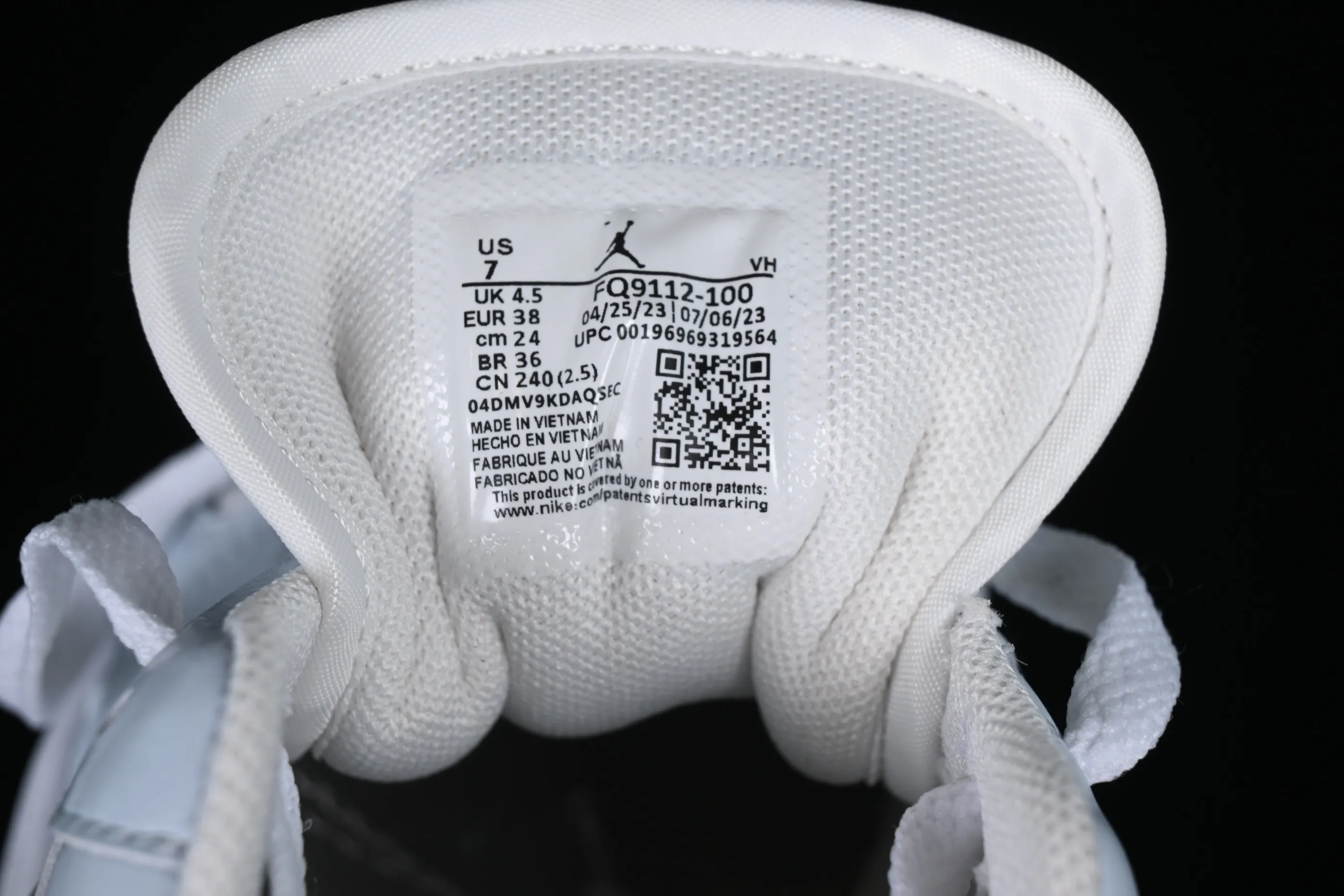 All categories Air Jordan Jordan series basketball shoes Air Jordan 1 Low Air Jordan 1 Low AJ1 Joe 1 Christmas customization Ice and Snow Puppy Low-top cultural and casual sneakers FQ9112-100